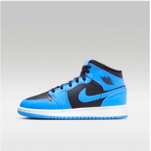 Nike Men's Blue and Black Sneakers